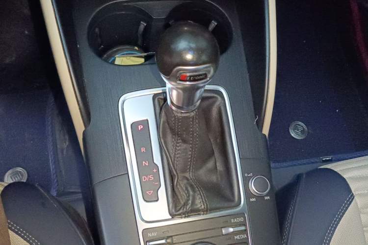 Used Audi A3 2014 Sportback 40 TFSI S line Comfort Model Gear Lever