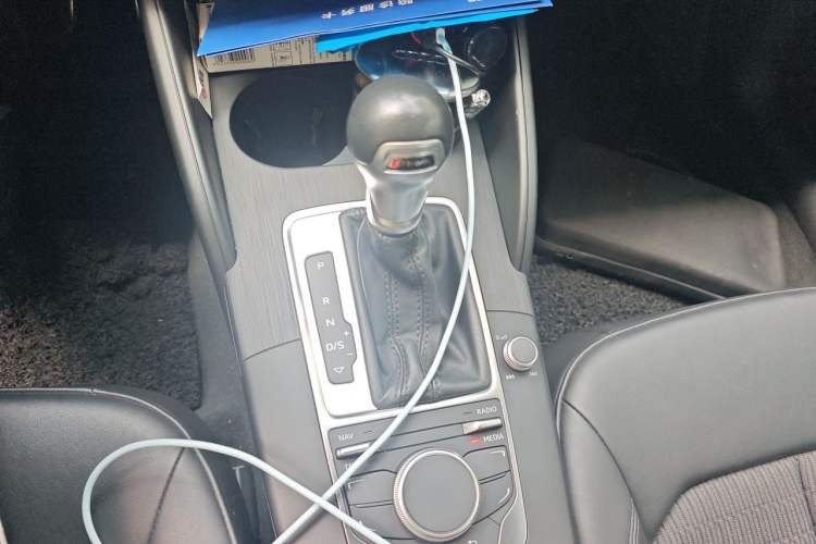 Used Audi A3 2014 Limousine 40 TFSI S line Comfort Model Gear Lever