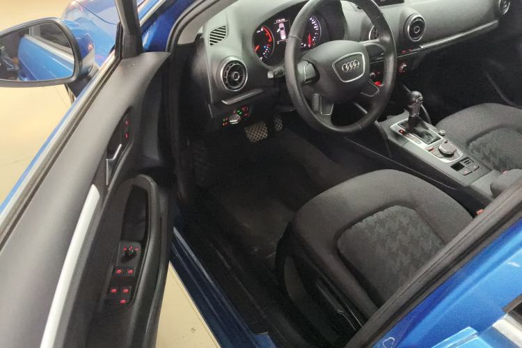 Used Audi A3 2014 Sportback 35 TFSI Automatic Ambition Edition Interior 3