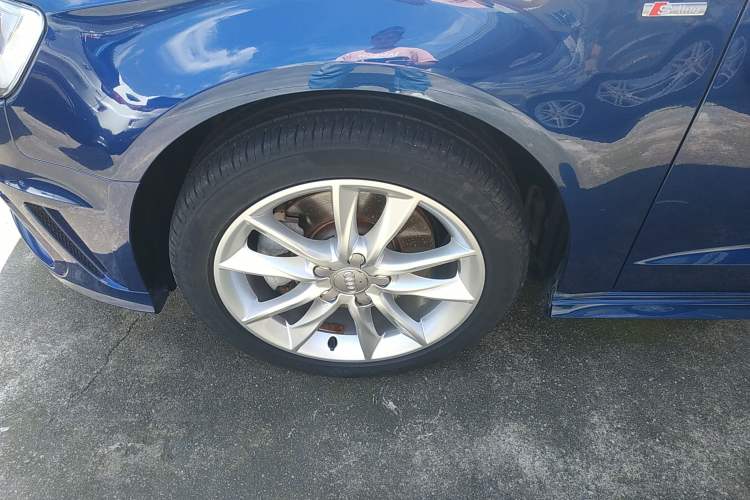 Used Audi A3 2014 Sportback 40 TFSI S line Comfort Model Left Front Wheel Hub