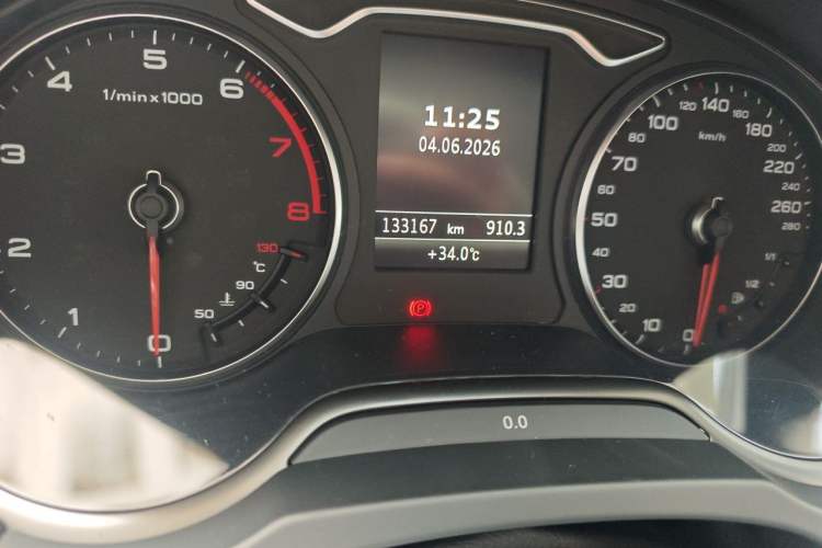 Used Audi A3 2014 Limousine 40 TFSI S line Comfort Model Odometer Close Up