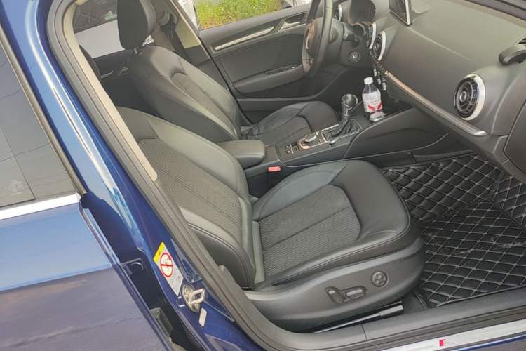 Used Audi A3 2014 Sportback 40 TFSI S line Comfort Model Right Front Seat