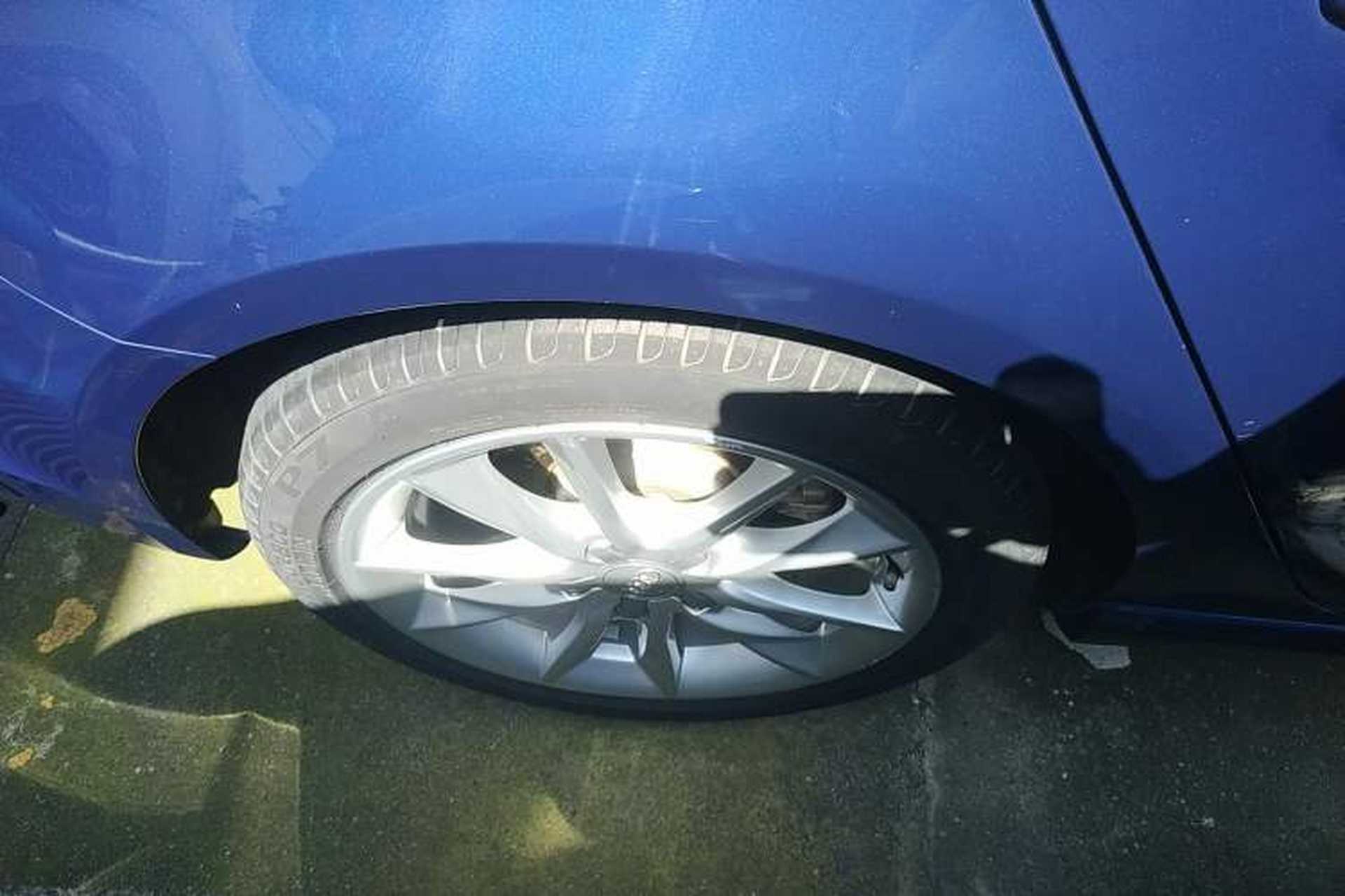 Used Audi A3 2014 Sportback 40 TFSI S line Comfort Model Right Rear Wheel Hub