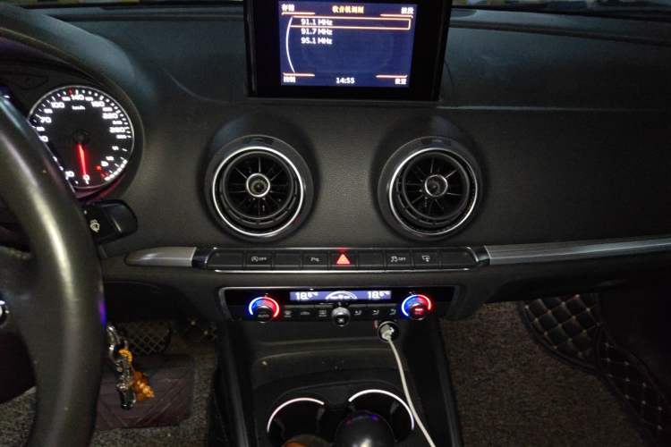 Used Audi A3 2014 Limousine 35 TFSI Automatic Comfort Model Audio And AC Panel