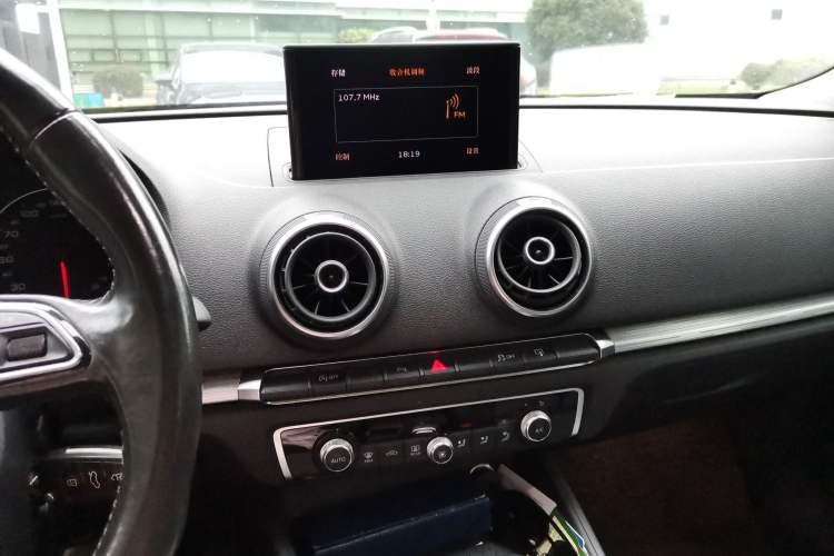 Used Audi A3 2014 Limousine 35 TFSI Automatic Comfort Model Audio And AC Panel