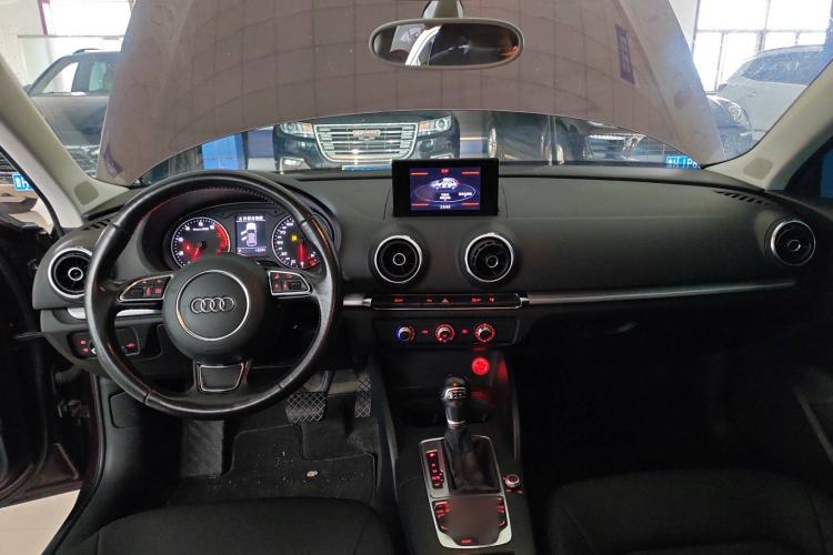 Used Audi A3 2014 Sportback 35 TFSI Automatic Style Edition Center Console