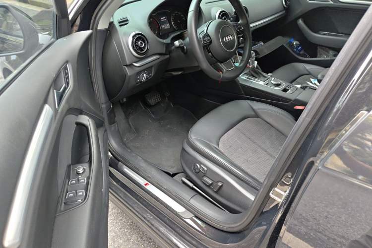 Used Audi A3 2014 Sportback 40 TFSI S line Comfort Model Driver Seat