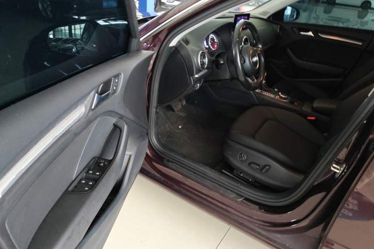 Used Audi A3 2014 Sportback 35 TFSI Automatic Style Edition Driver Seat