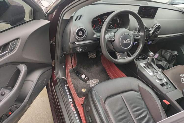 Used Audi A3 2014 Sportback 35 TFSI Automatic Comfort Model Driver Seat