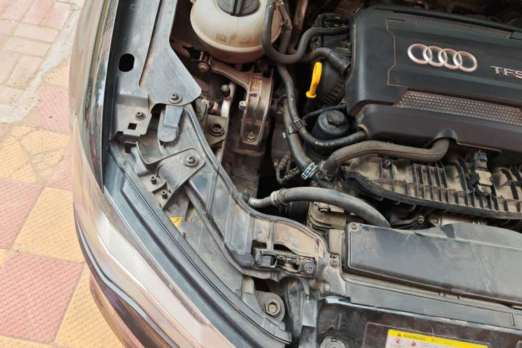 Used Audi A3 2014 Limousine 40 TFSI S line Comfort Model Engine Bay Right