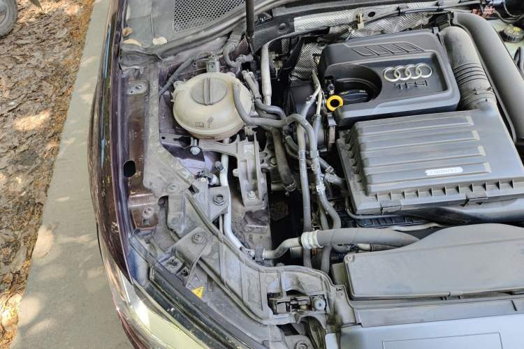 Used Audi A3 2014 Sportback 35 TFSI Automatic Comfort Model Engine Bay Right