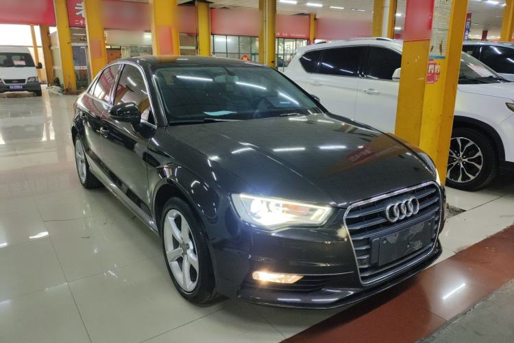 Used Audi A3 2014 Limousine 35 TFSI Automatic Comfort Model Front Right 45 Deg