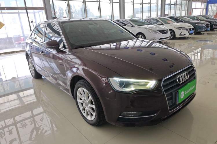 Used Audi A3 2014 Sportback 35 TFSI Automatic Style Edition Front Right 45 Deg