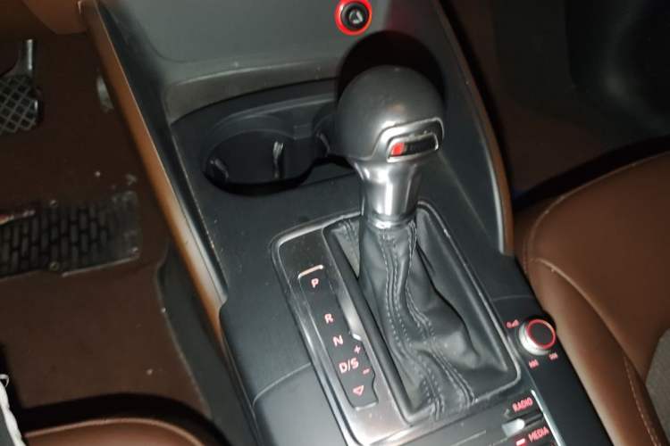 Used Audi A3 2014 Limousine 40 TFSI S line Comfort Model Gear Lever