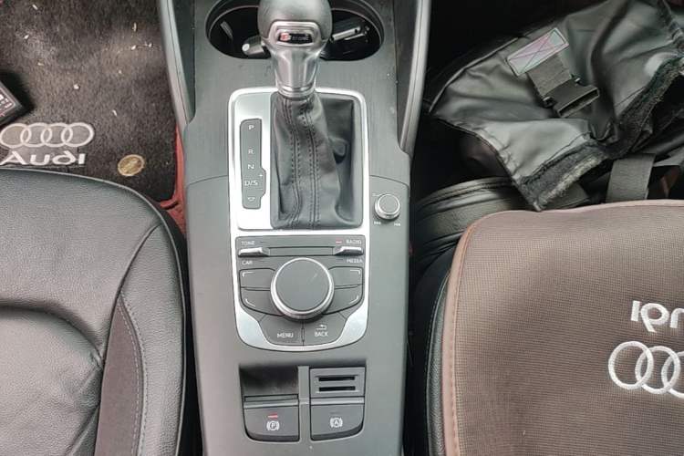 Used Audi A3 2014 Sportback 35 TFSI Automatic Comfort Model Gear Lever