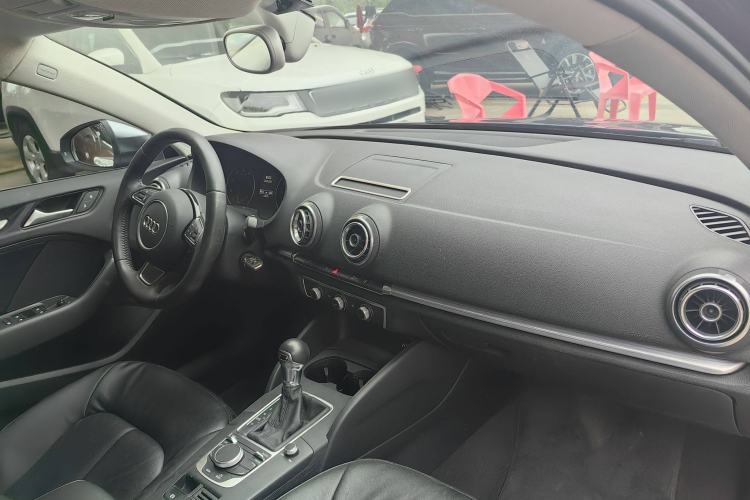 Used Audi A3 2014 Limousine 35 TFSI Automatic Fashion Model Interior 2
