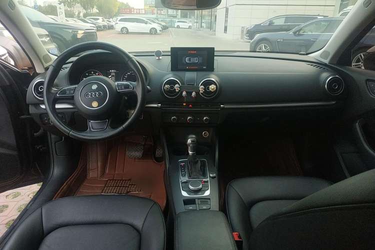 Used Audi A3 2014 Sportback 35 TFSI Automatic Style Edition Interior 3
