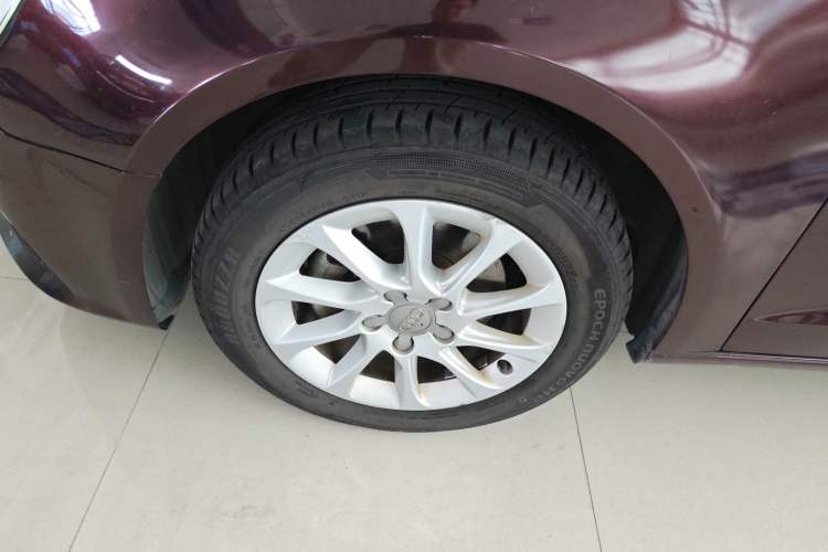 Used Audi A3 2014 Sportback 35 TFSI Automatic Style Edition Left Front Wheel Hub