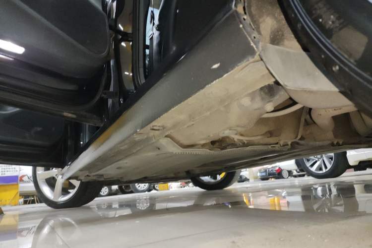 Used Audi A3 2014 Limousine 35 TFSI Automatic Comfort Model Left Side Sill
