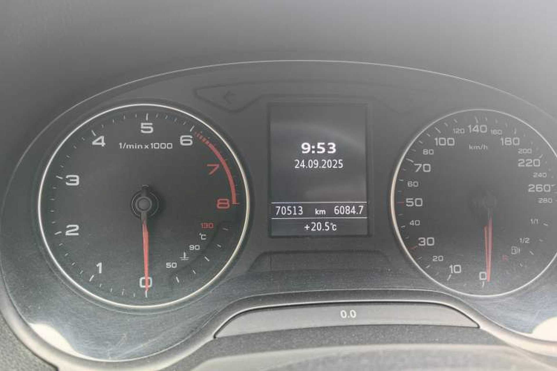 Used Audi A3 2014 Limousine 35 TFSI Automatic Fashion Model Odometer Close Up