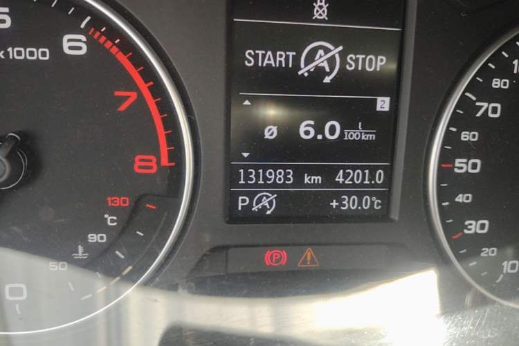 Used Audi A3 2014 Limousine 35 TFSI Automatic Advanced Model Odometer Close Up