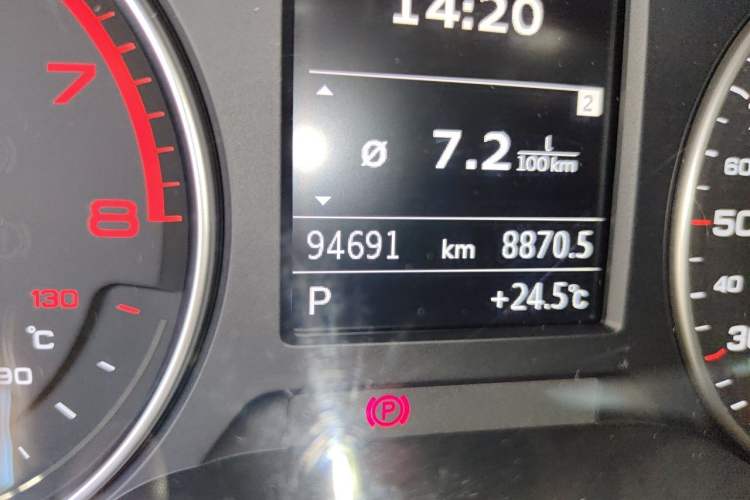 Used Audi A3 2014 Sportback 35 TFSI Automatic Comfort Model Odometer Close Up