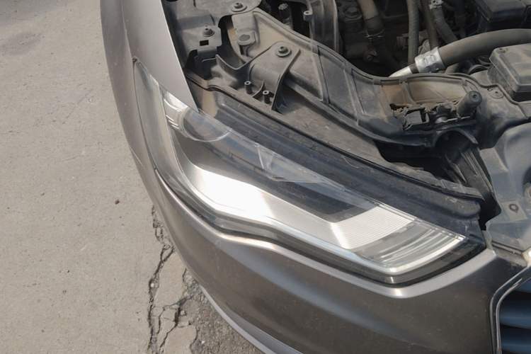 Used Audi A3 2014 Limousine 35 TFSI Automatic Advanced Model Right Front Headlight