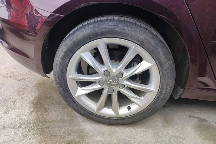 Used Audi A3 2014 Sportback 35 TFSI Automatic Comfort Model Right Rear Wheel Hub