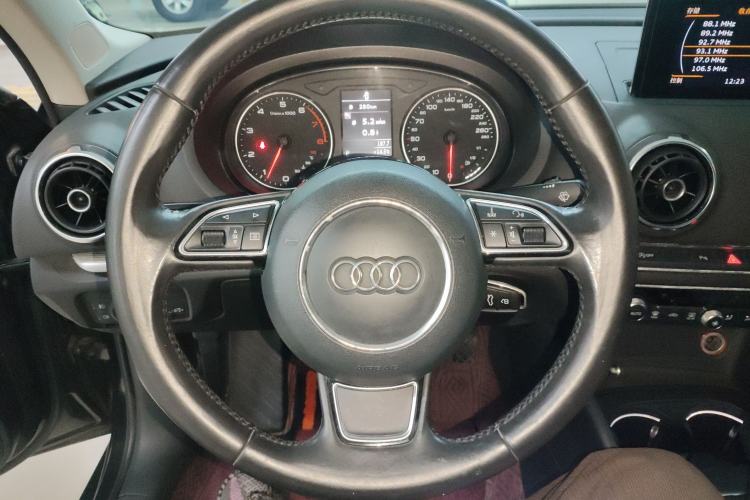 Used Audi A3 2014 Limousine 35 TFSI Automatic Comfort Model Steering Wheel
