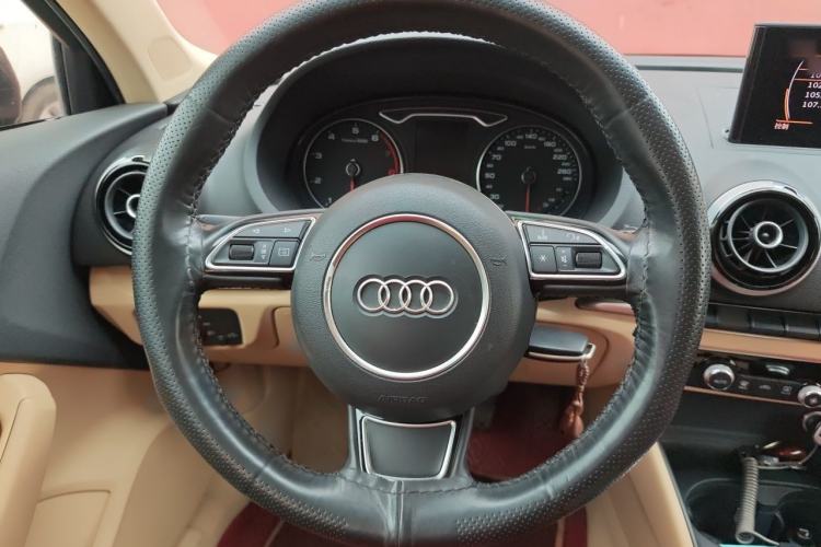 Used Audi A3 2014 Limousine 40 TFSI S line Comfort Model Steering Wheel