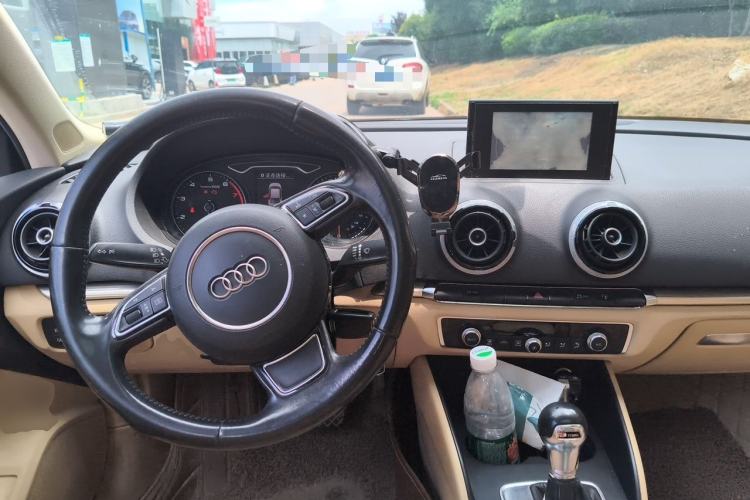 Used Audi A3 2014 Limousine 40 TFSI S line Comfort Model Steering Wheel