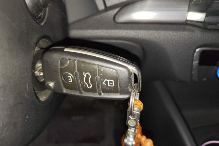 Used Audi A3 2014 Limousine 35 TFSI Automatic Comfort Model Vehicle Key