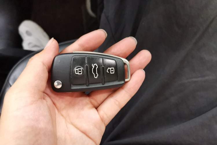 Used Audi A3 2014 Limousine 35 TFSI Automatic Comfort Model Vehicle Key