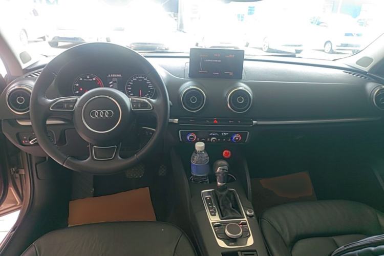 Used Audi A3 2014 Sportback 35 TFSI Automatic Comfort Model Center Console