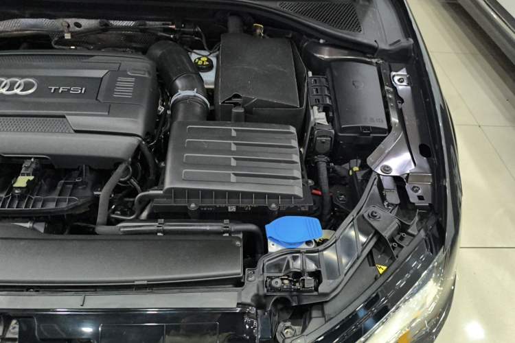 Used Audi A3 2014 Limousine 40 TFSI S line Comfort Model Engine Bay Left