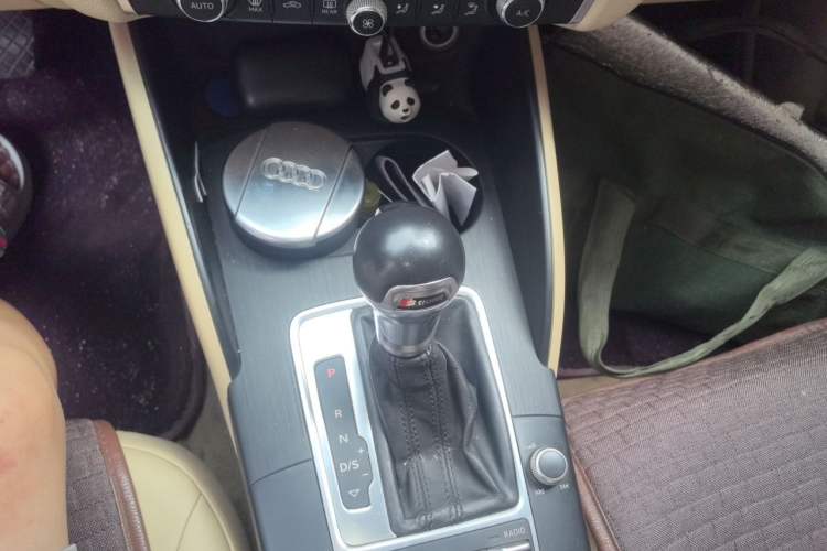 Used Audi A3 2014 Limousine 40 TFSI S line Comfort Model Gear Lever