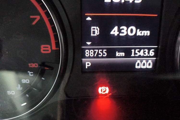 Used Audi A3 2014 Limousine 40 TFSI S line Comfort Model Odometer Close Up