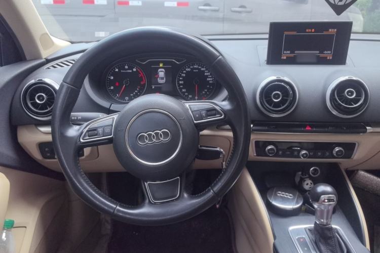 Used Audi A3 2014 Limousine 40 TFSI S line Comfort Model Steering Wheel