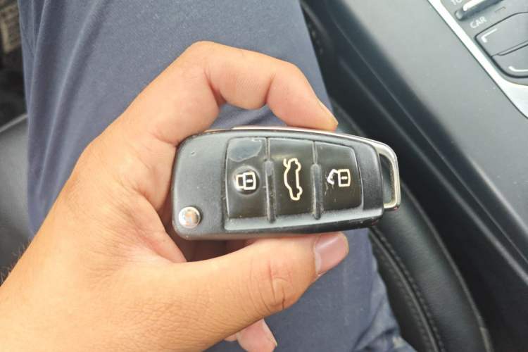 Used Audi A3 2014 Limousine 35 TFSI Automatic Comfort Model Vehicle Key