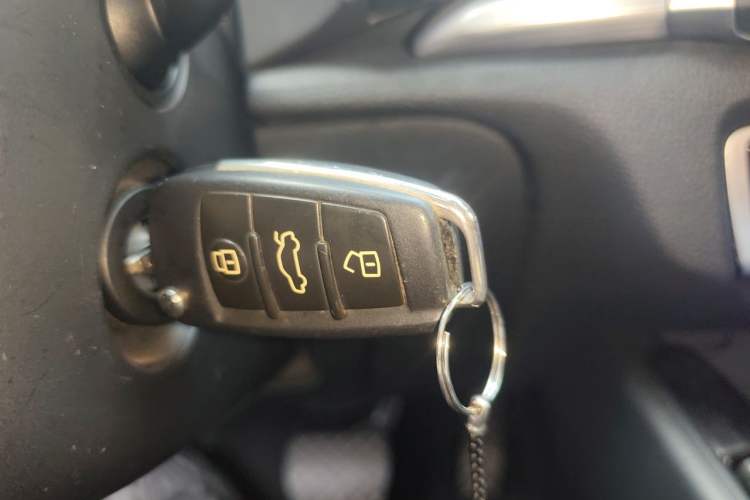Used Audi A3 2014 Limousine 35 TFSI Automatic Comfort Model Vehicle Key