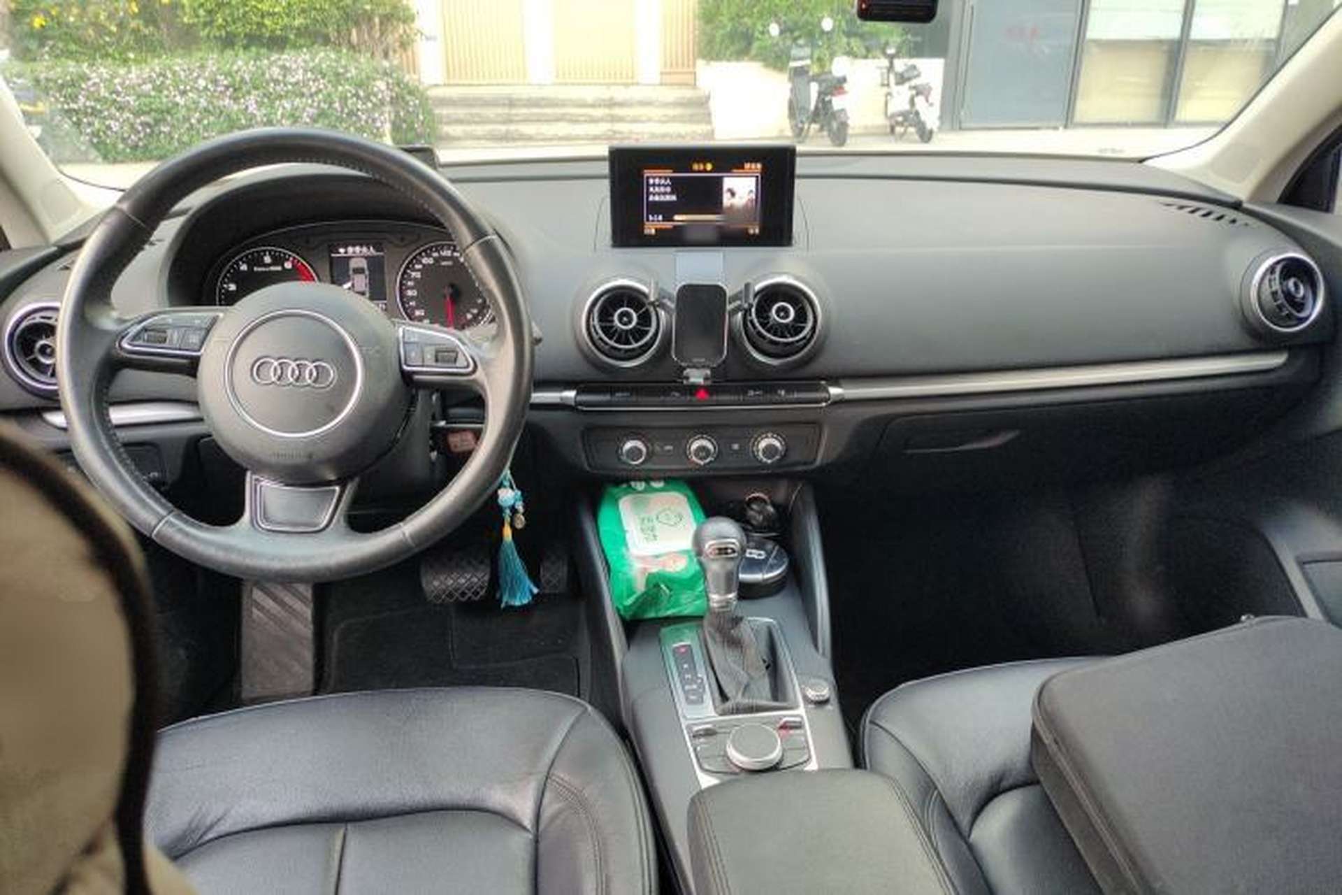 Used Audi A3 2014 Limousine 35 TFSI Automatic Fashion Model Center Console