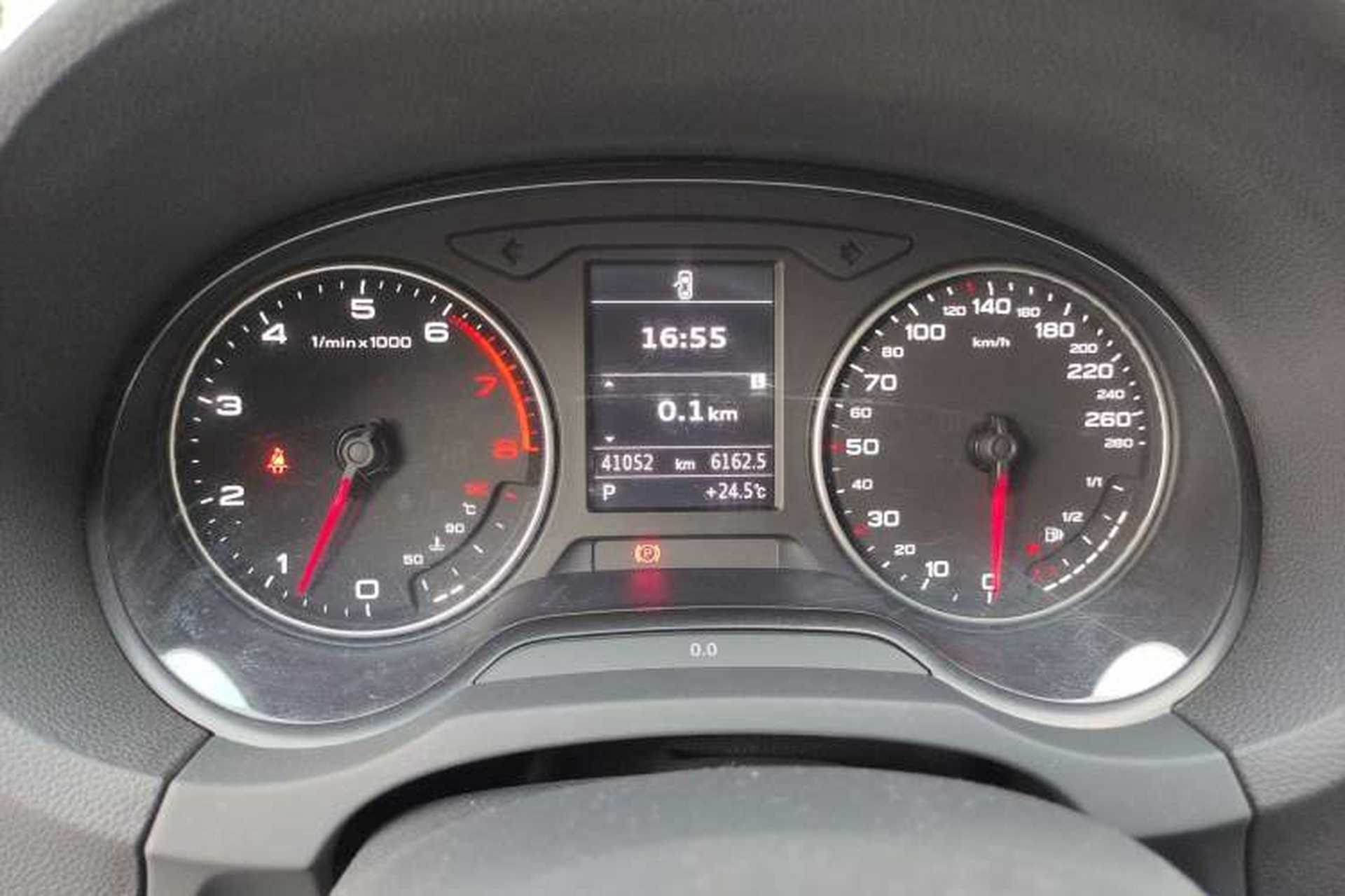Used Audi A3 2014 Limousine 35 TFSI Automatic Fashion Model Odometer Close Up