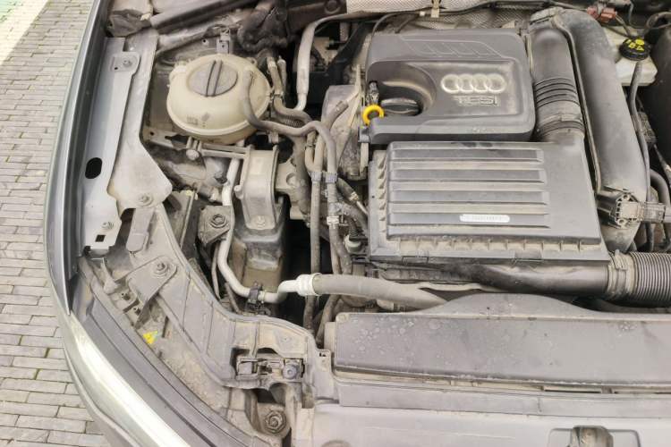 Used Audi A3 2014 Sportback 35 TFSI Automatic Comfort Model Engine Bay Right