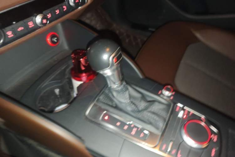 Used Audi A3 2014 Limousine 40 TFSI S line Comfort Model Gear Lever