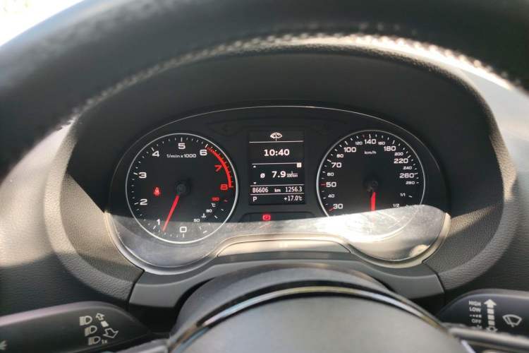 Used Audi A3 2014 Limousine 35 TFSI Automatic Comfort Model Instrument Cluster