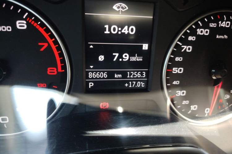 Used Audi A3 2014 Limousine 35 TFSI Automatic Comfort Model Odometer Close Up