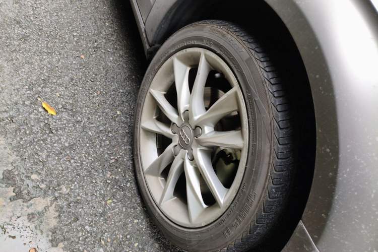 Used Audi A3 2014 Sportback 35 TFSI Automatic Comfort Model Right Front Wheel Hub