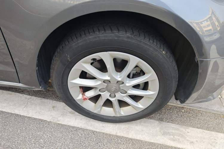 Used Audi A3 2014 Sportback 35 TFSI Automatic Ambition Edition Right Front Wheel Hub