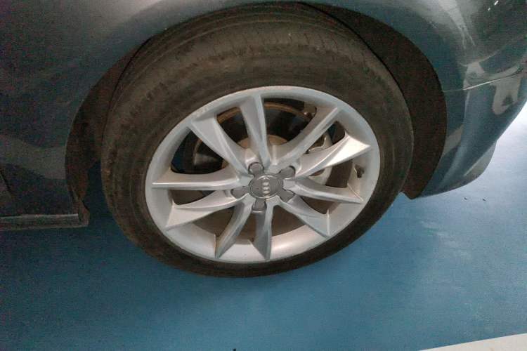Used Audi A3 2014 Sportback 35 TFSI Automatic Comfort Model Right Front Wheel Hub