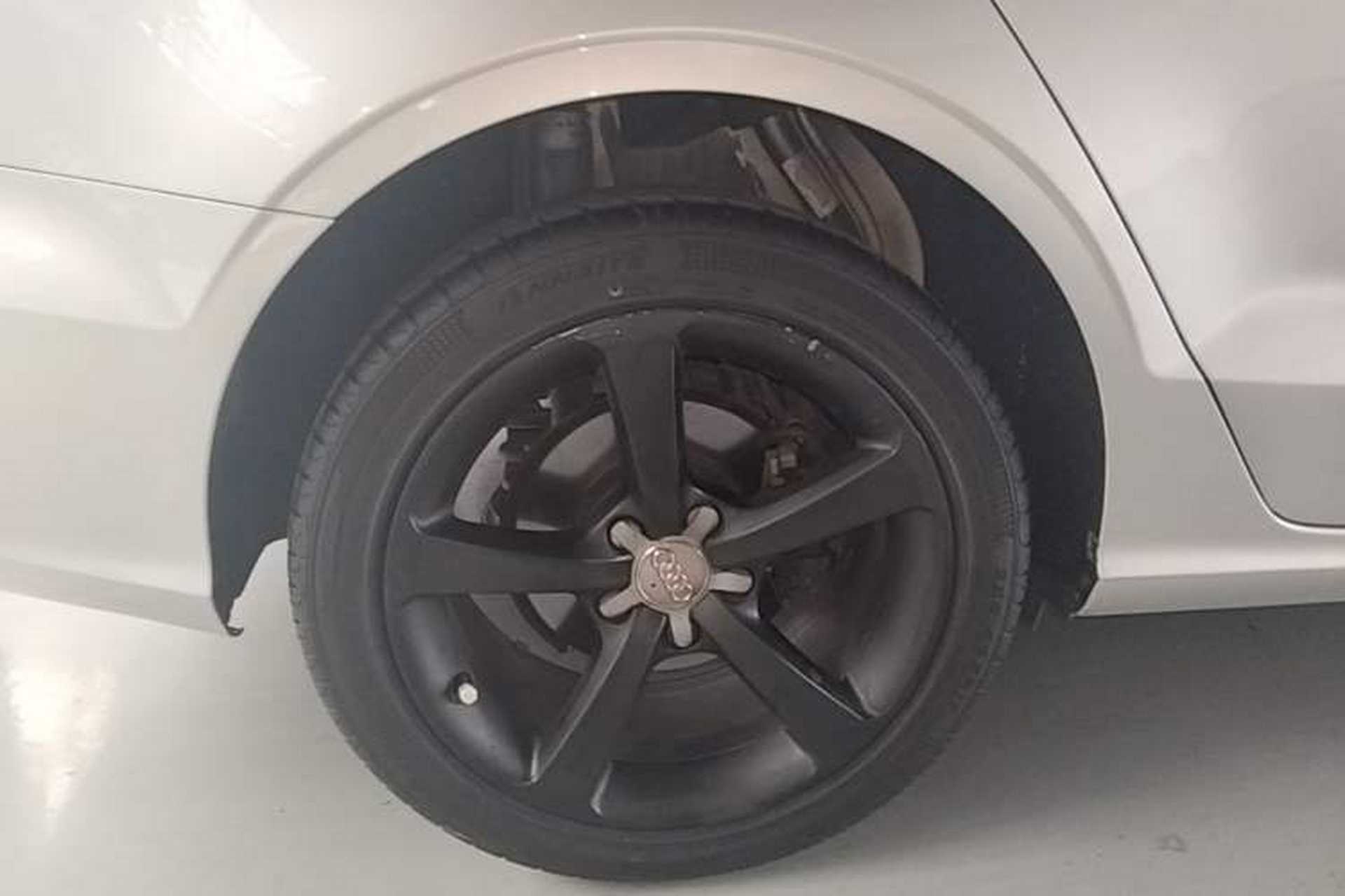 Used Audi A3 2014 Limousine 35 TFSI Automatic Comfort Model Right Rear Wheel Hub